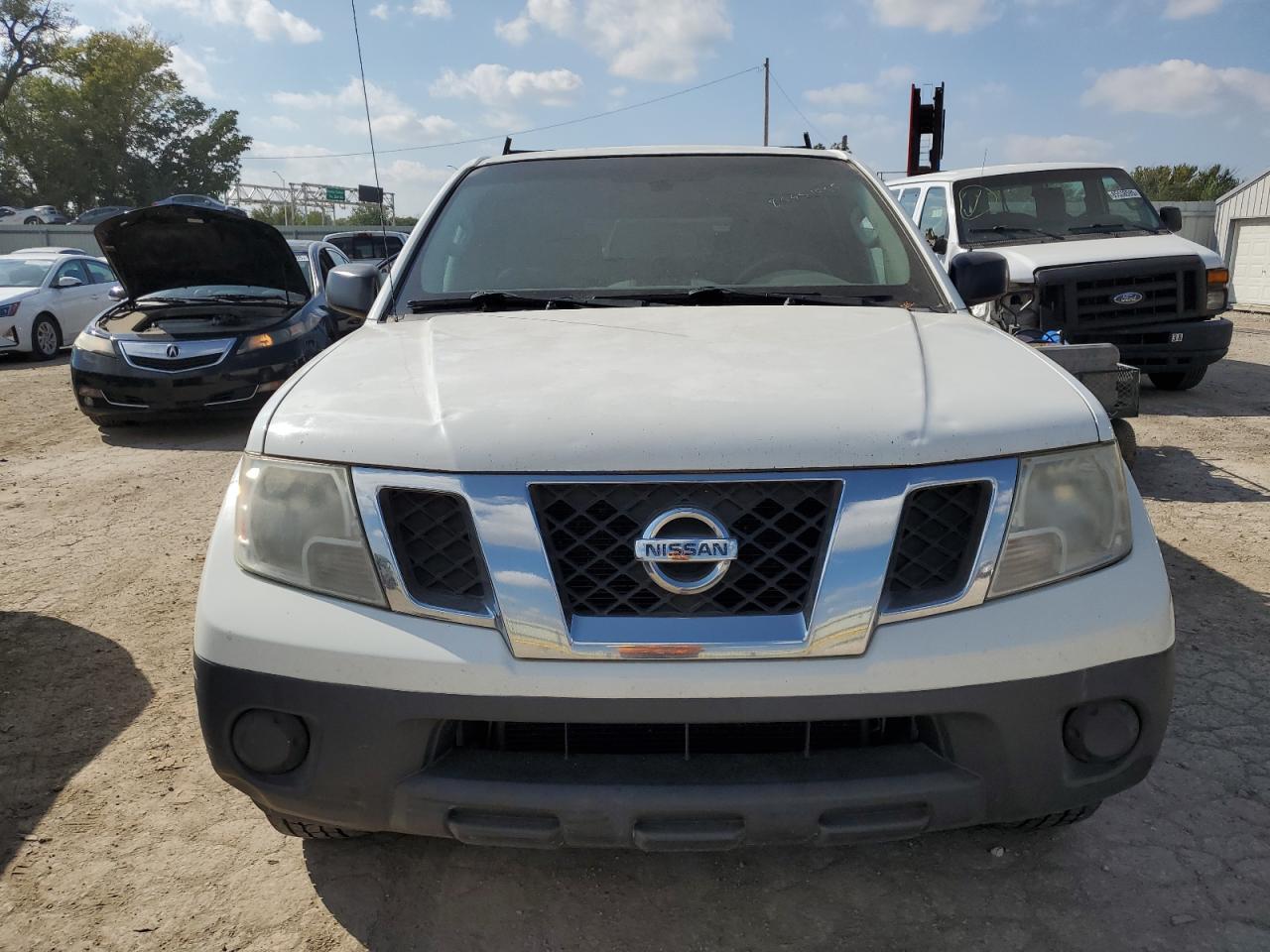 2015 Nissan Frontier S - Фото 5