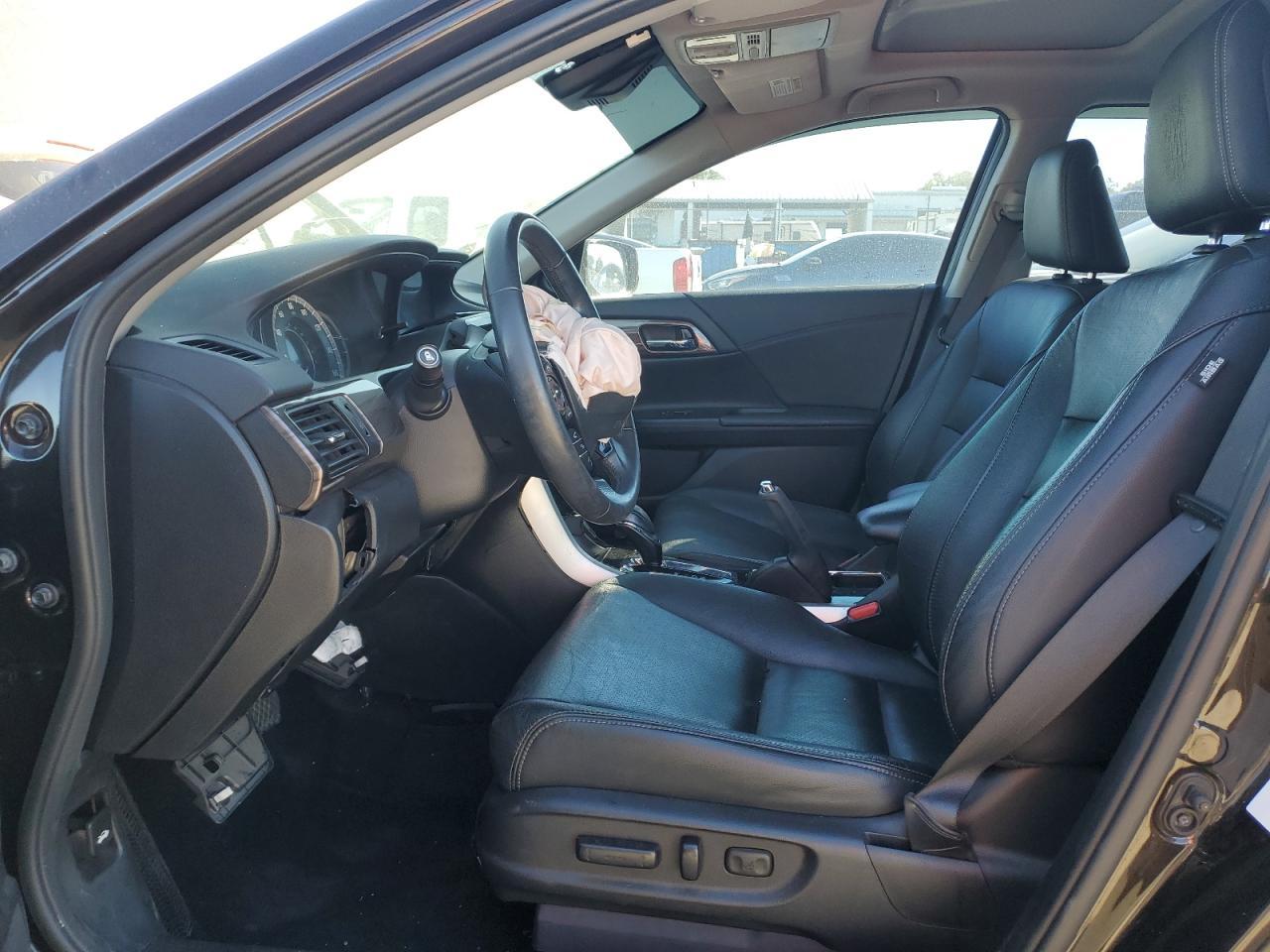 2017 Honda Accord Touring - Image 7