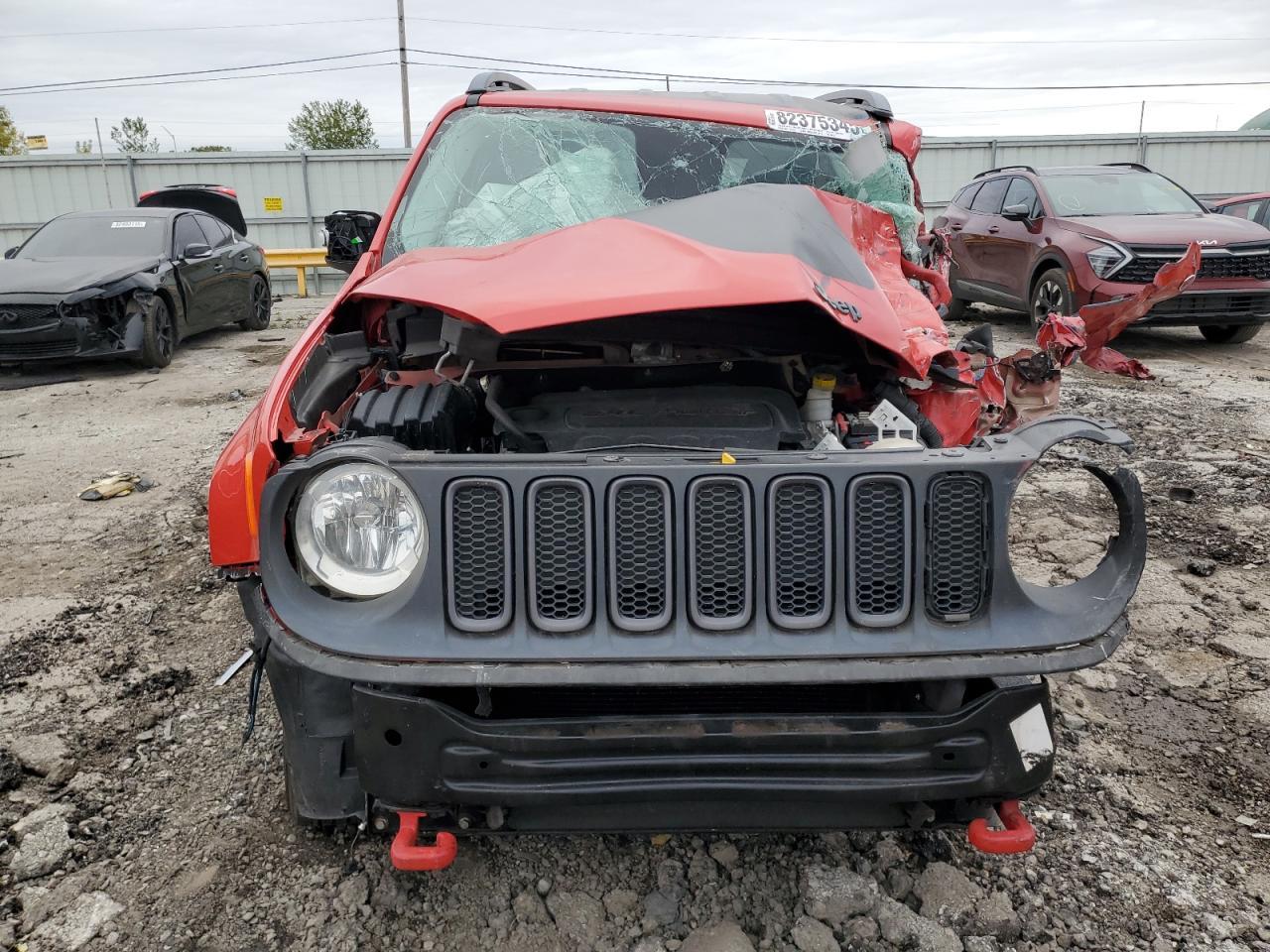 2015 Jeep Renegade Trailhawk - Image 5