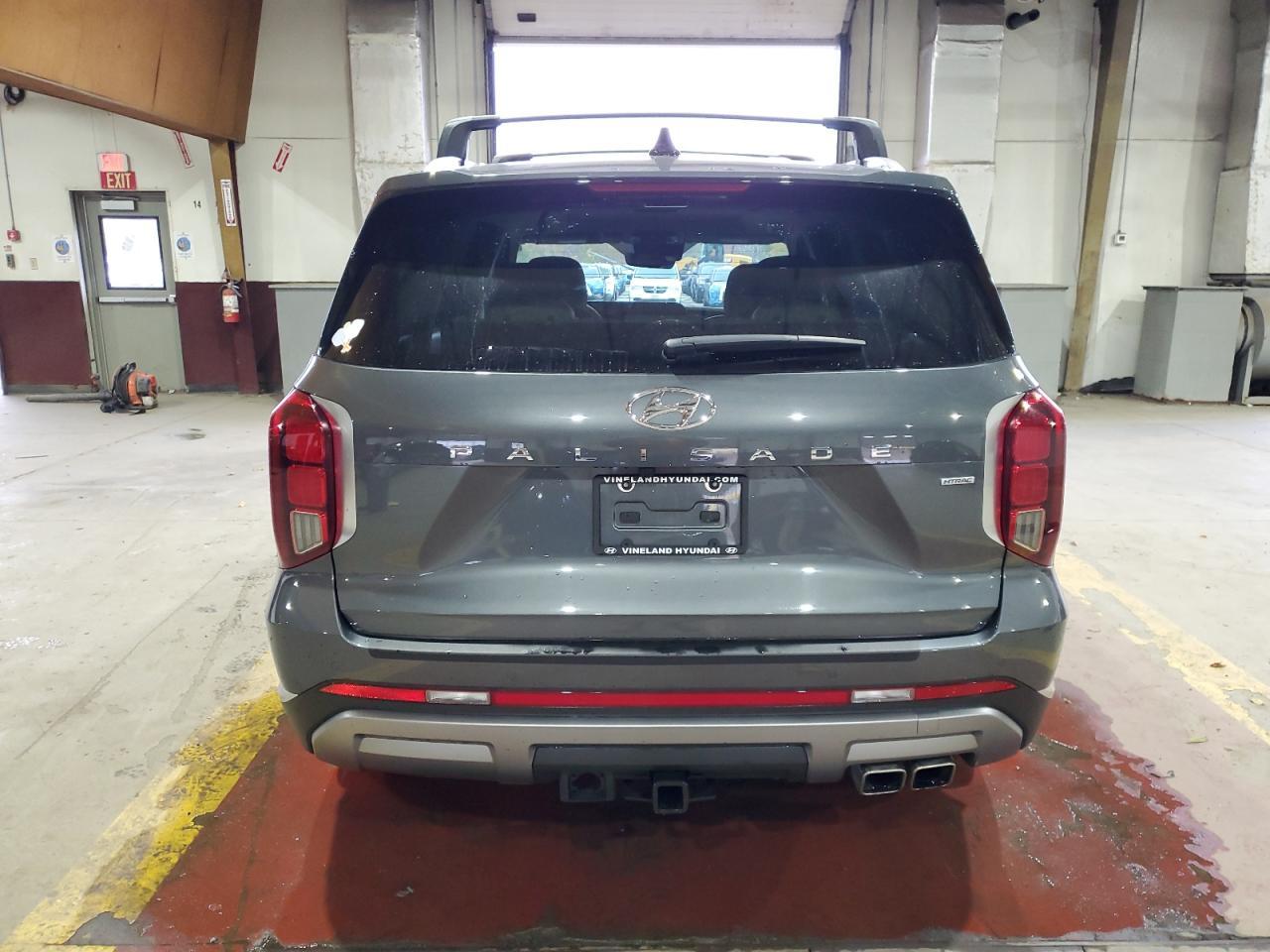 2024 Hyundai Palisade Limited - Image 6