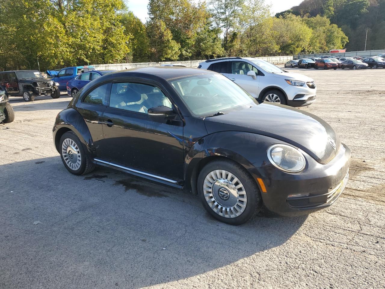 2013 Volkswagen Beetle - Image 4