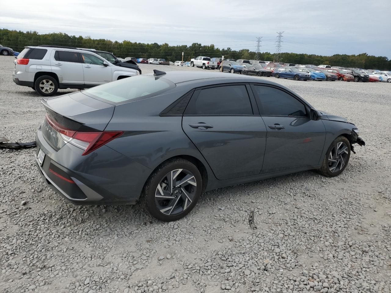 2025 Hyundai Elantra Sel Sport - Image 3