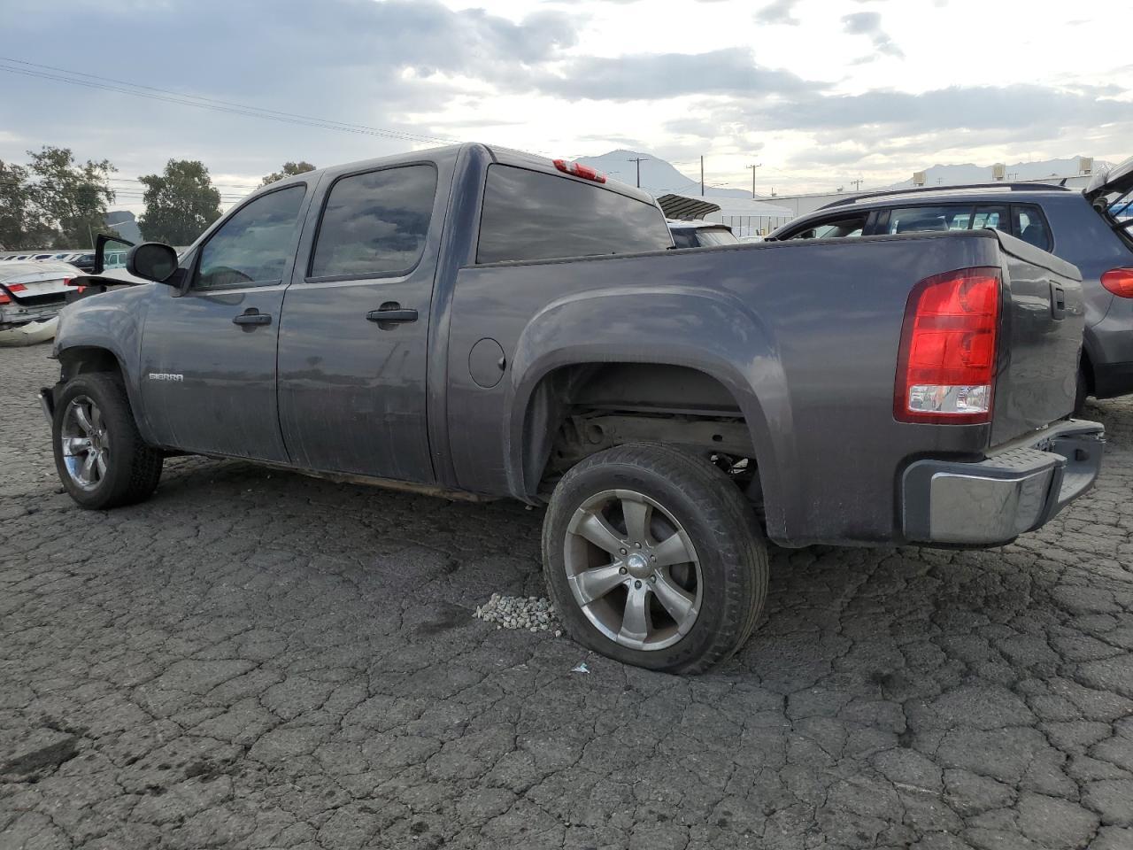 2010 GMC Sierra C1500 - Фото 2