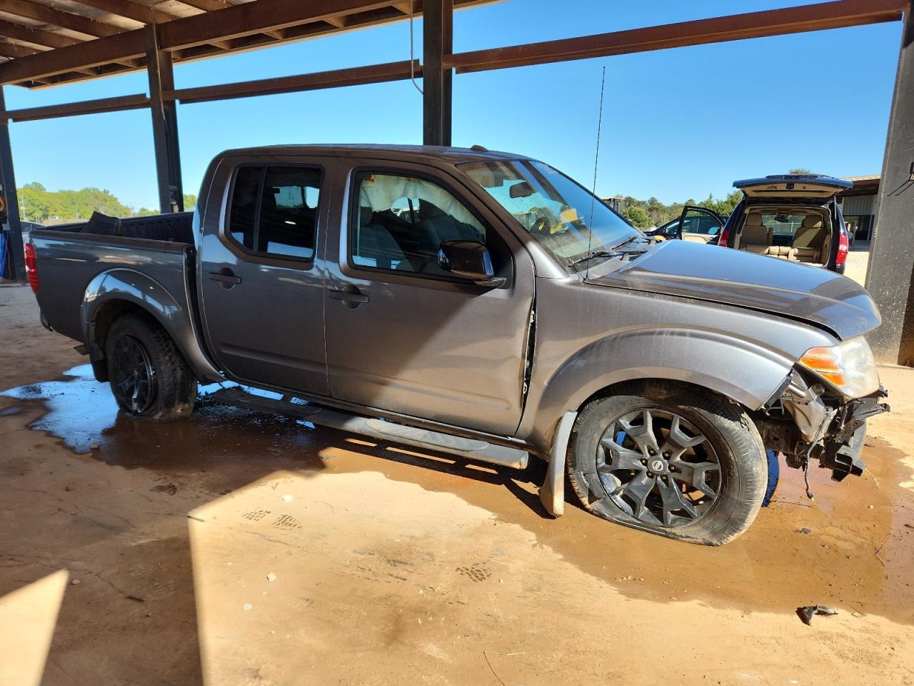 2018 Nissan Frontier S - Image 4