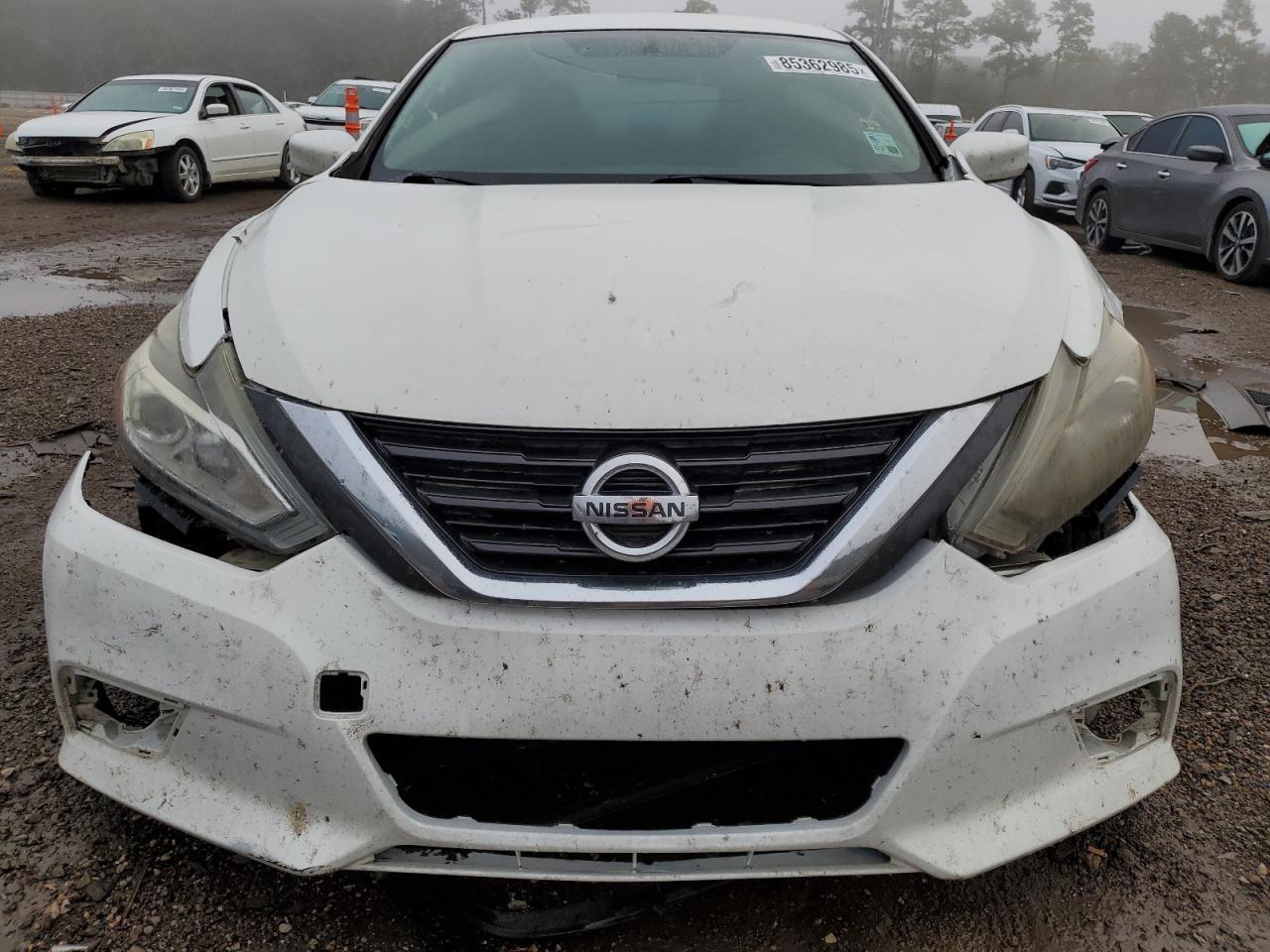 2016 Nissan Altima 2.5 - Image 5