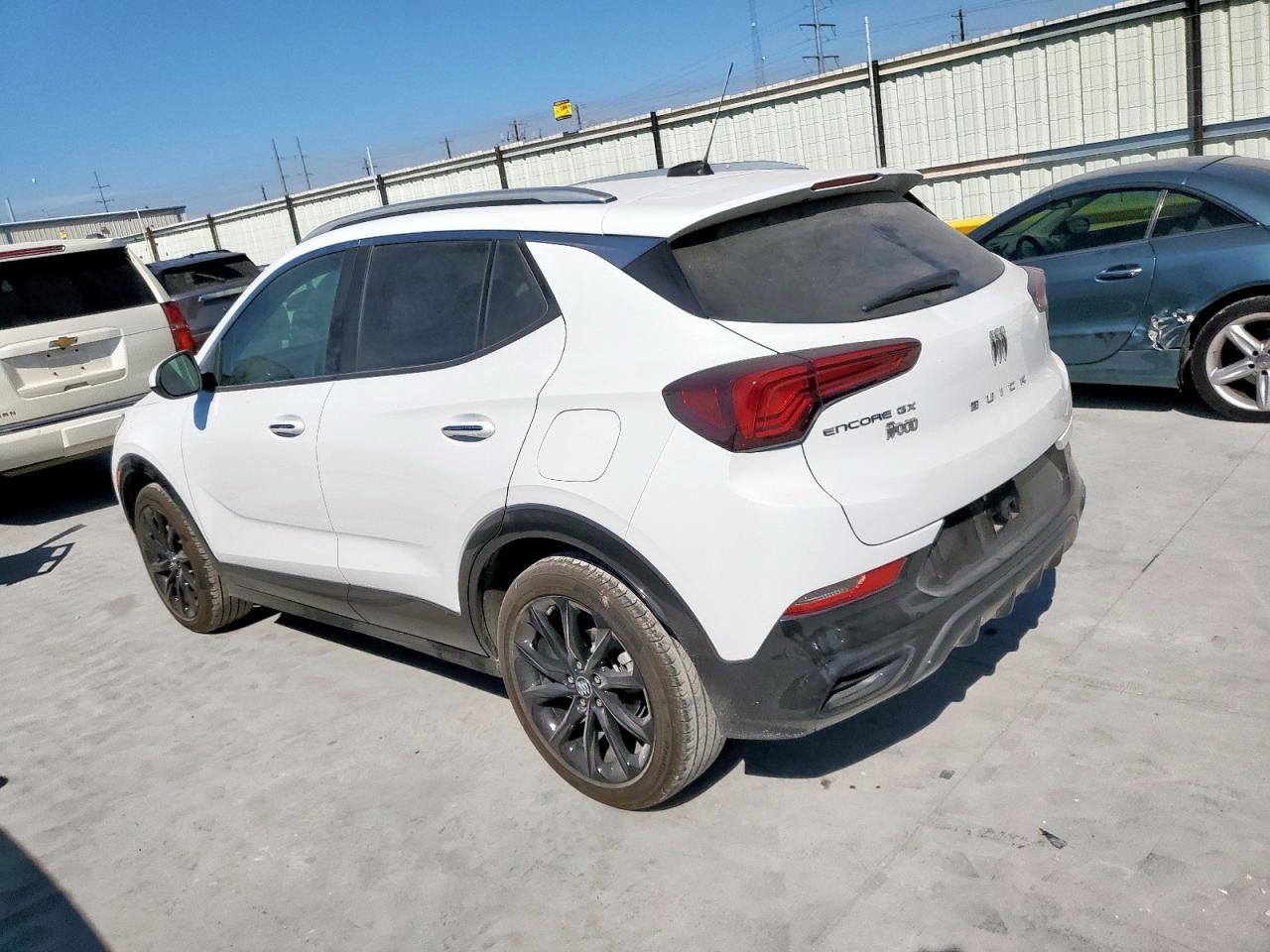 2025 Buick Encore Gx Sport Touring - Фото 2