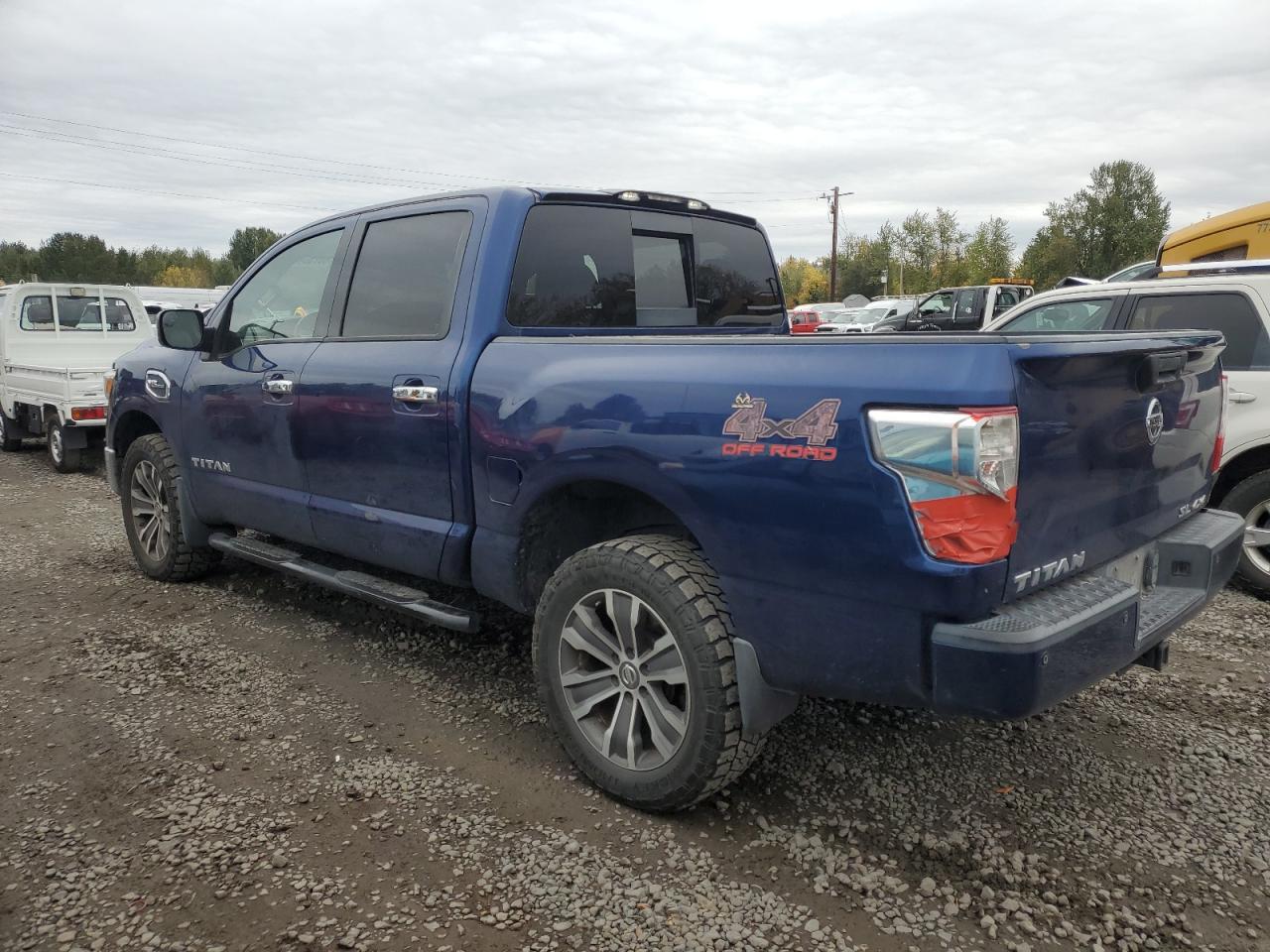2017 Nissan Titan Sv - Image 2