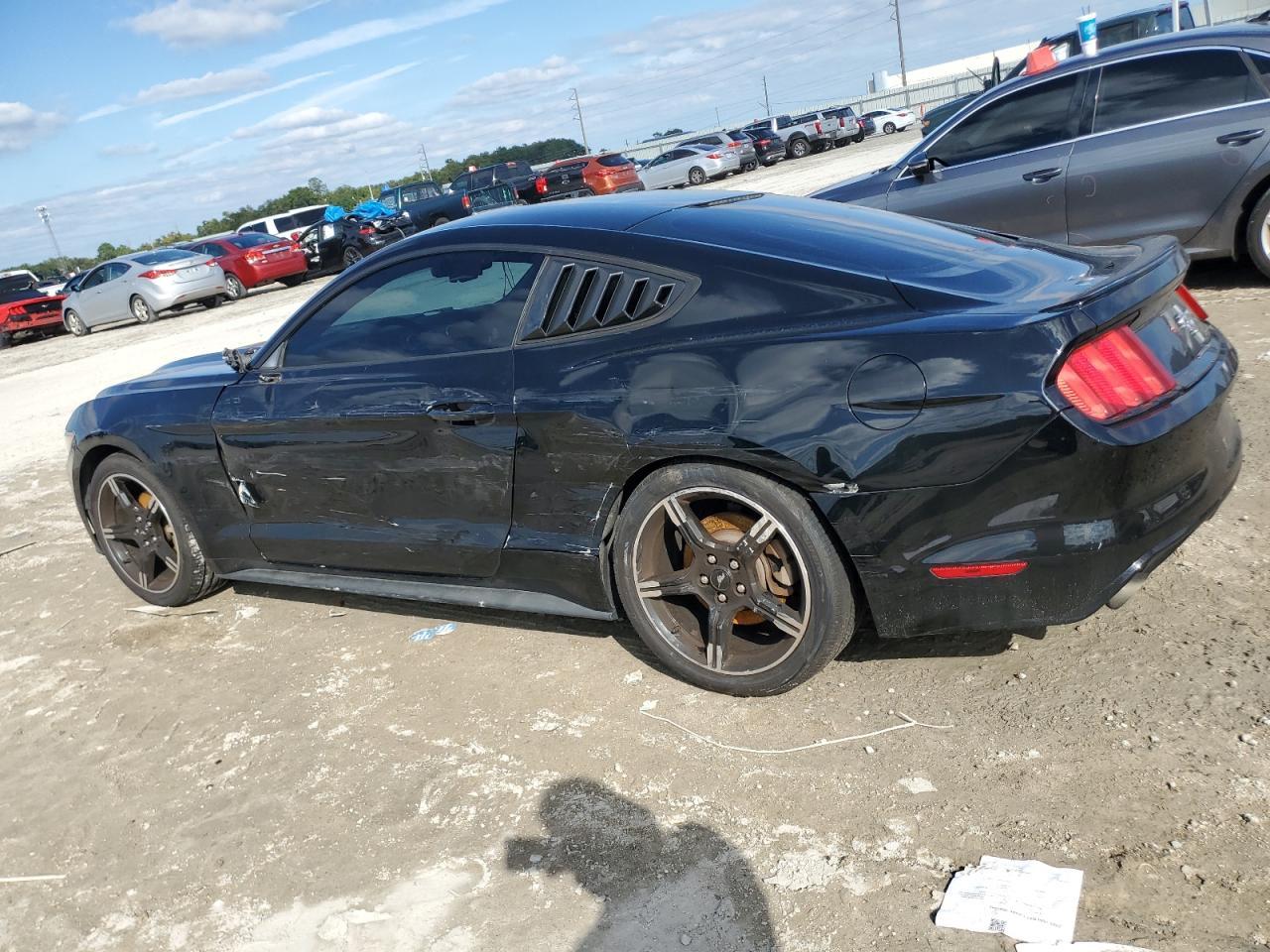 2016 Ford Mustang - Фото 2