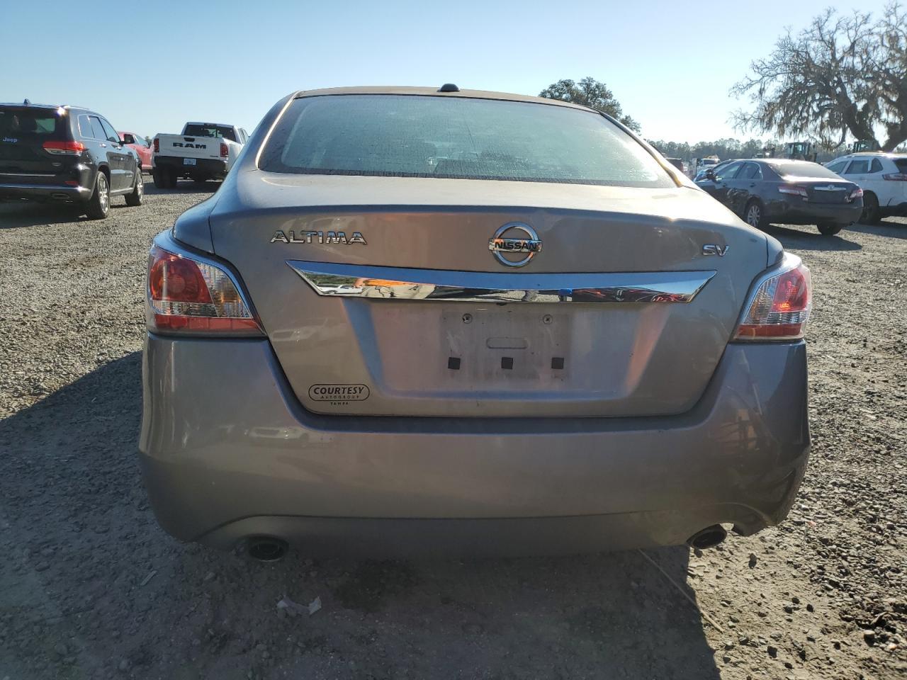 2015 Nissan Altima 2.5 - Image 6