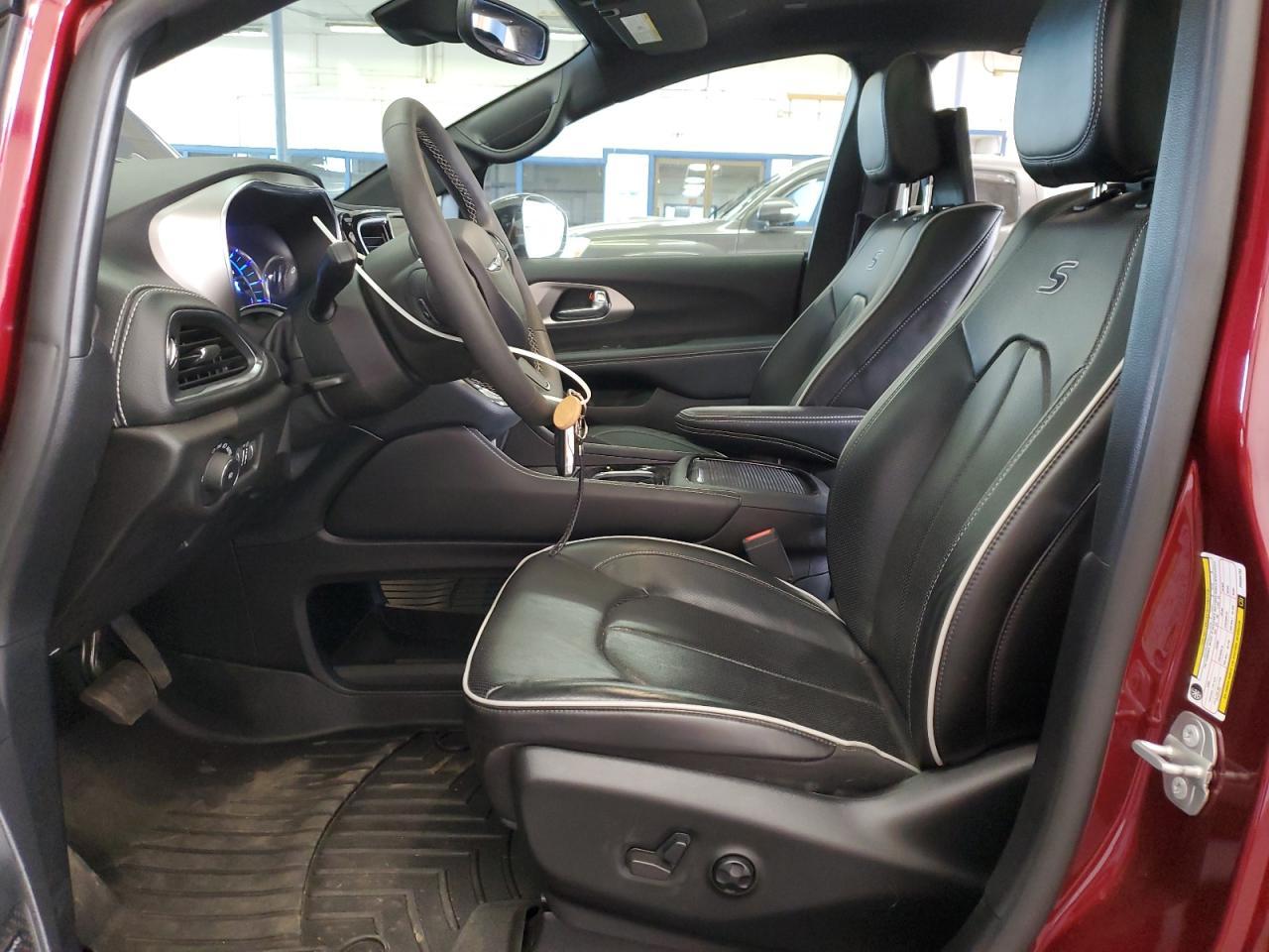 2023 Chrysler Pacifica Hybrid Limited - Image 7