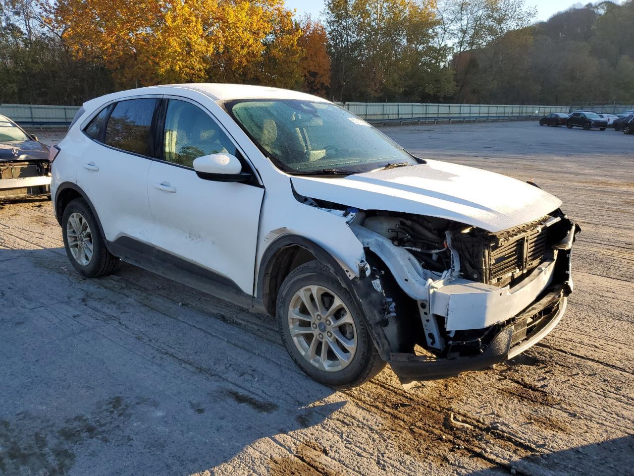 2020 Ford Escape Se - Фото 4