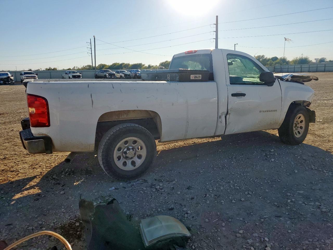 2011 Chevrolet Silverado C1500 - Фото 3