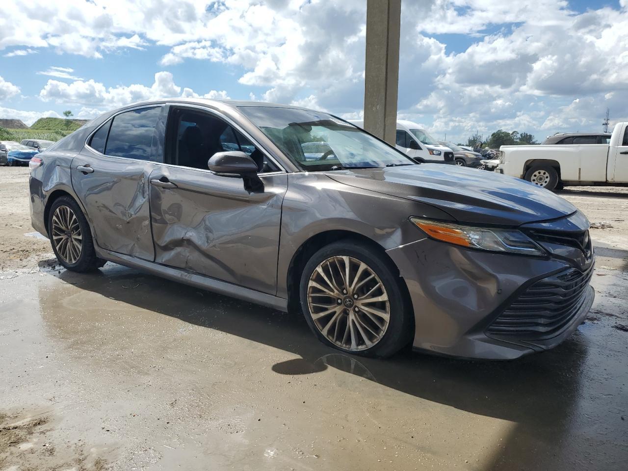2018 Toyota Camry L - Image 4