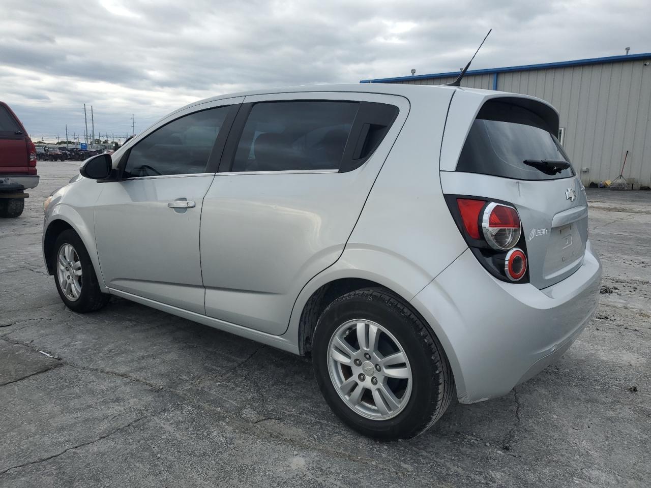 2013 Chevrolet Sonic Lt - Фото 2