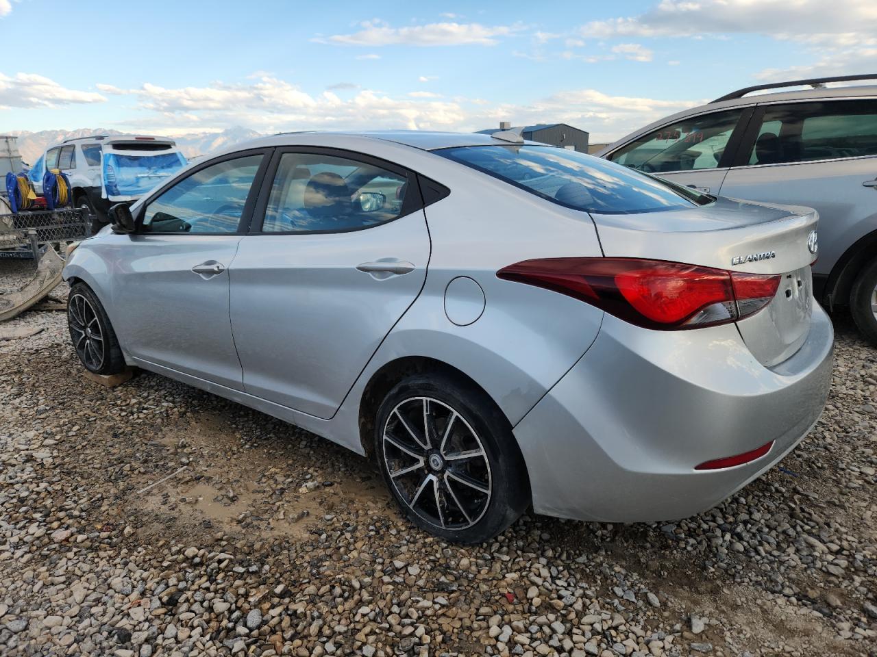2016 Hyundai Elantra Se - Фото 2