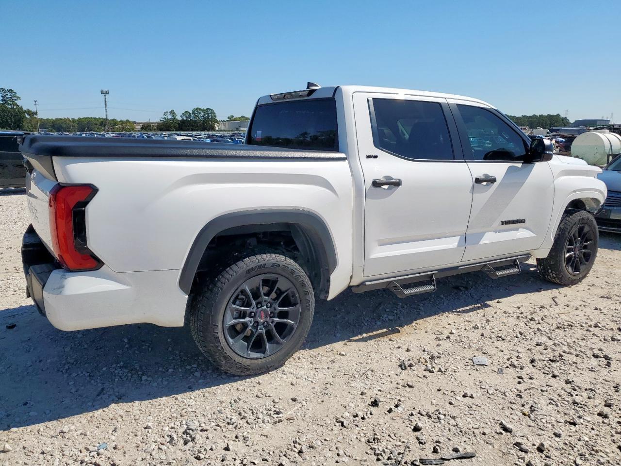 2024 Toyota Tundra Crewmax Sr - Image 3