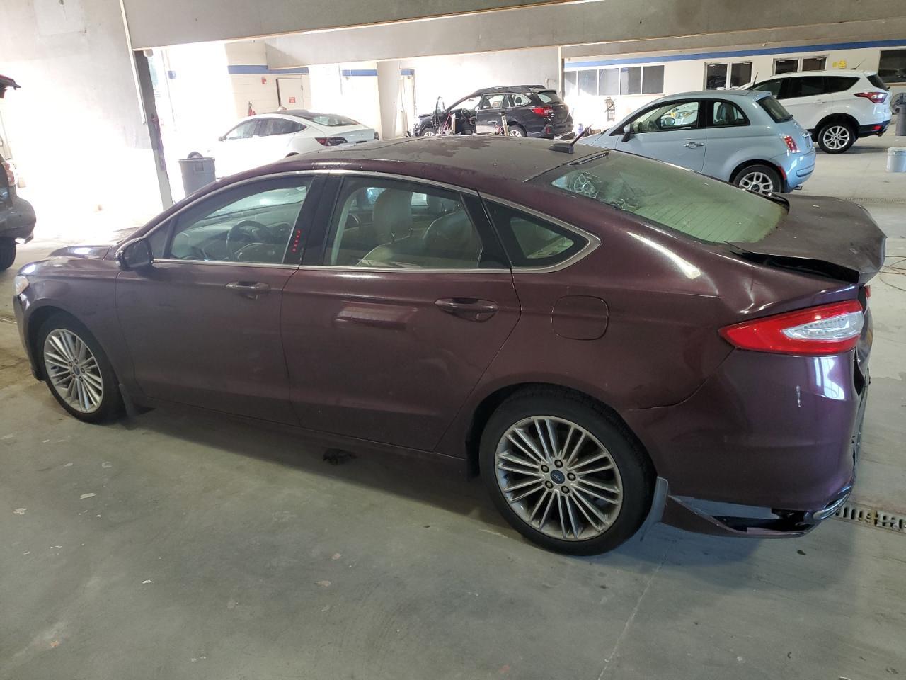 2013 Ford Fusion Se - Фото 2