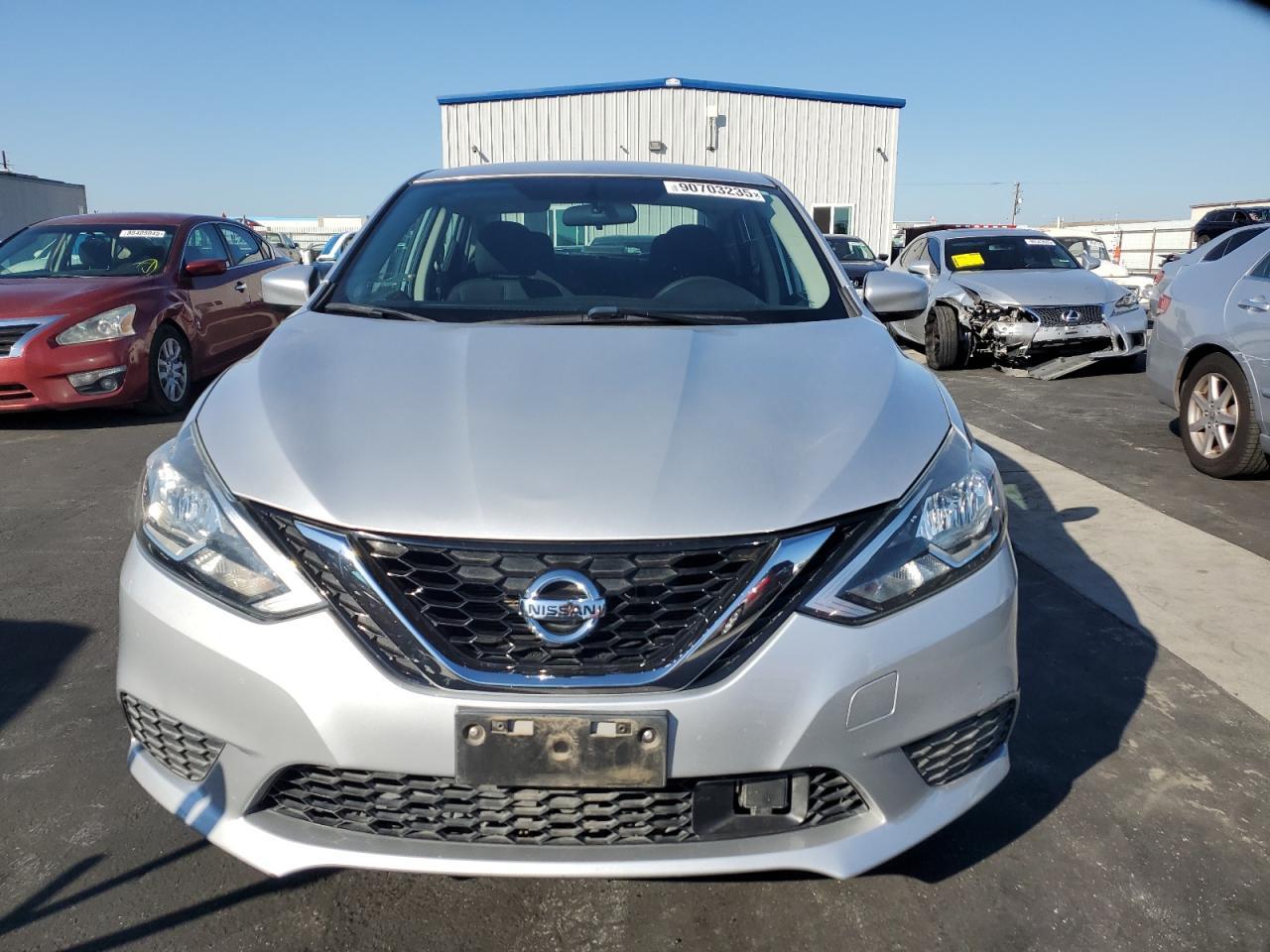 2018 Nissan Sentra S - Фото 5