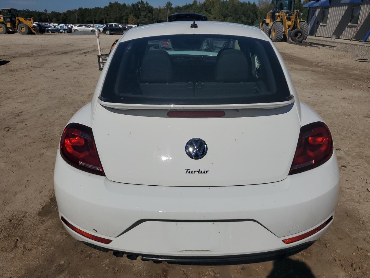 2019 Volkswagen Beetle S - Фото 6