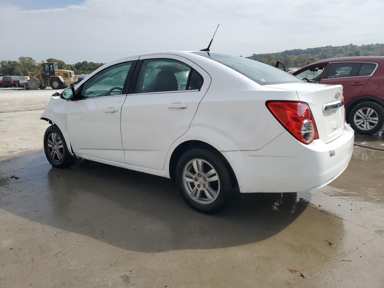 2014 Chevrolet Sonic Lt - Image 2