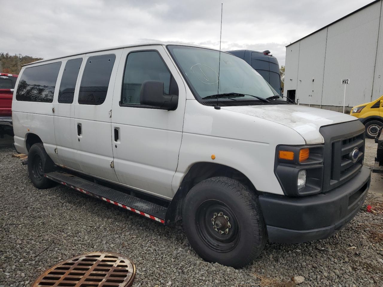 2012 Ford Econoline E250 Van - Image 4