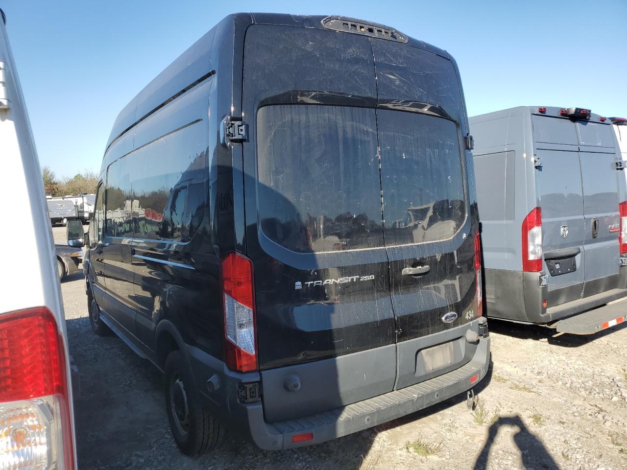 2018 Ford Transit T-250 - Фото 2