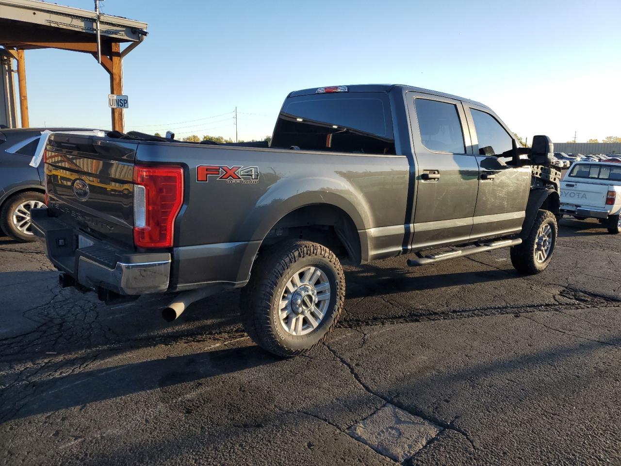 2019 Ford F250 Super Duty - Image 3
