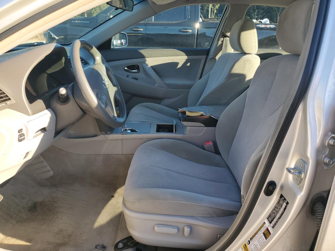 2010 Toyota Camry Base - Фото 7