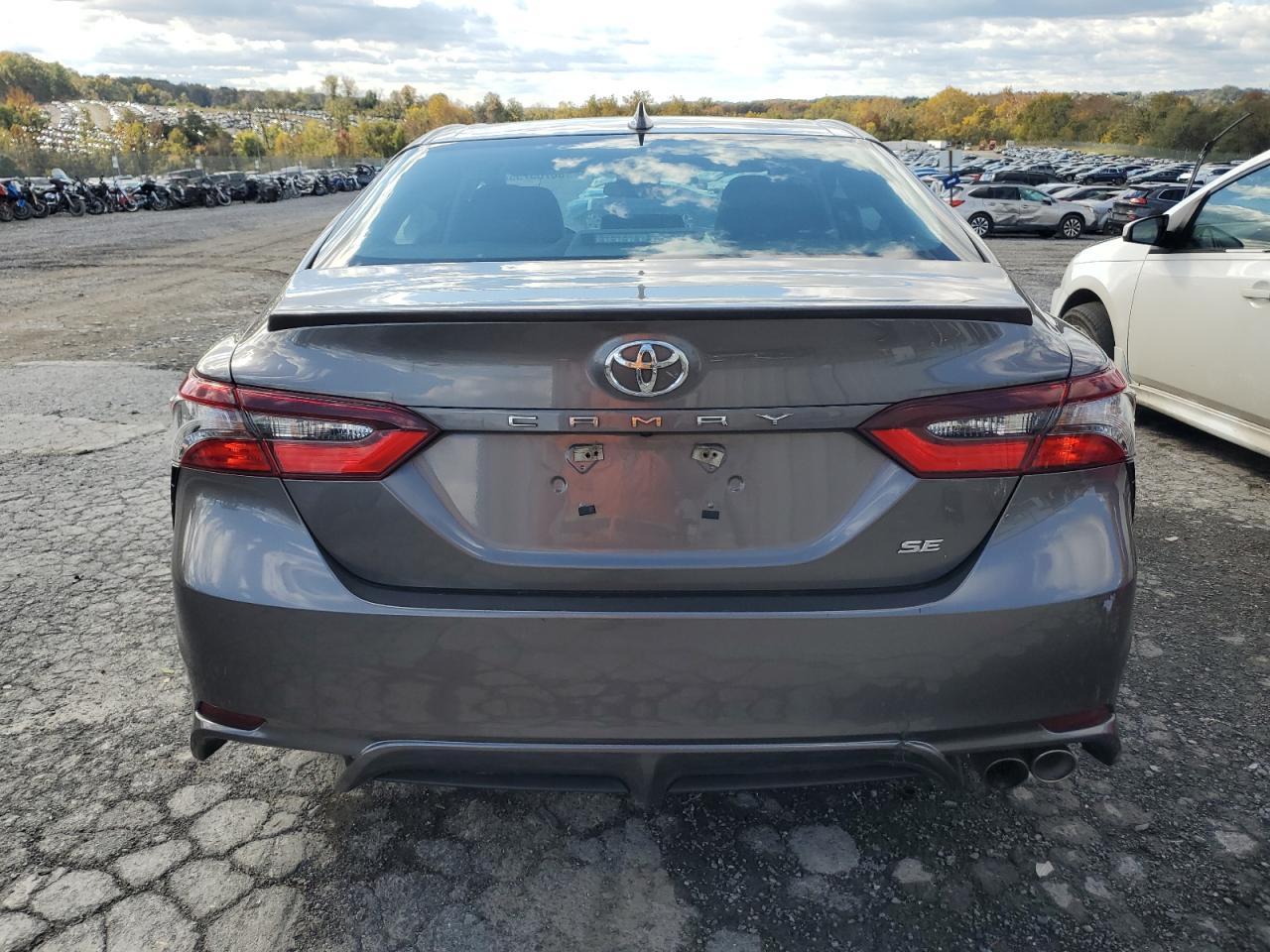 2021 Toyota Camry Se - Фото 6