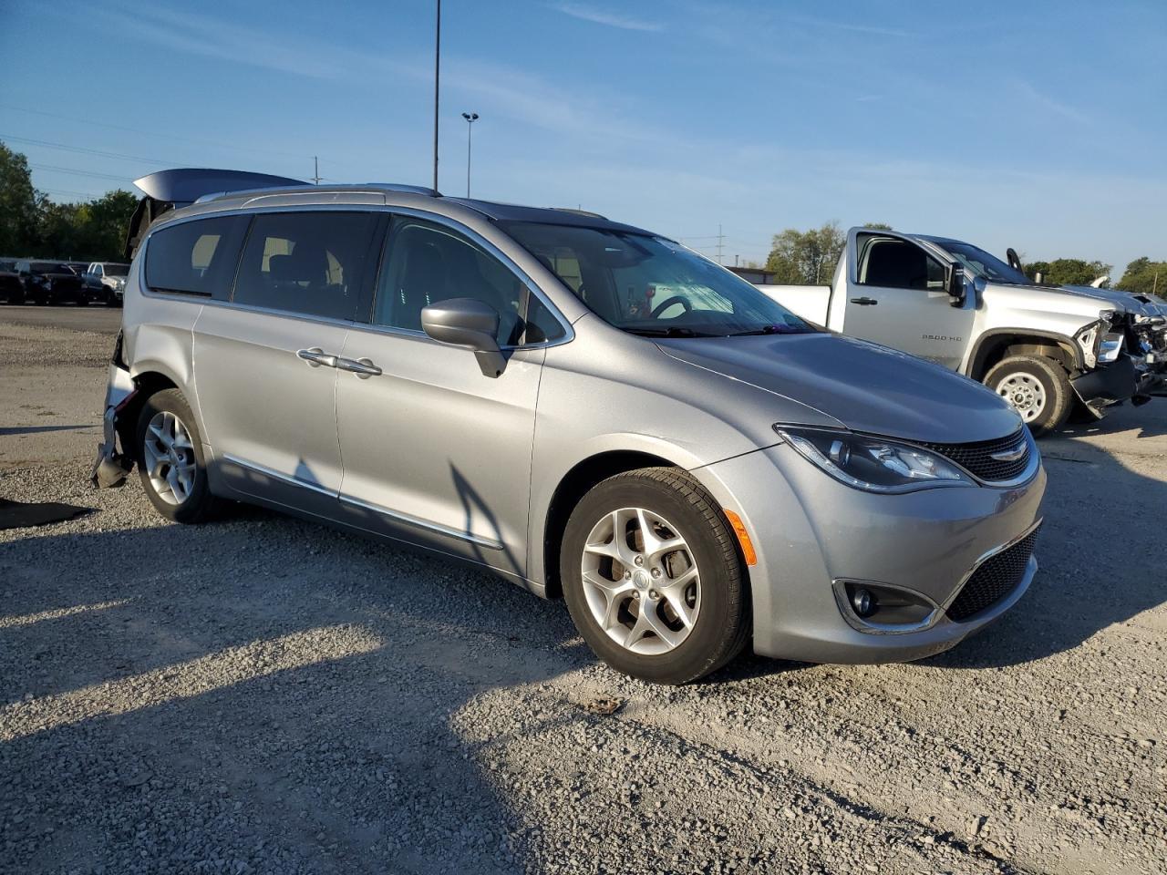 2018 Chrysler Pacifica Touring L Plus - Фото 4