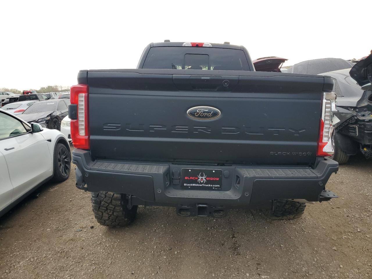 2025 Ford F250 Super Duty - Фото 6
