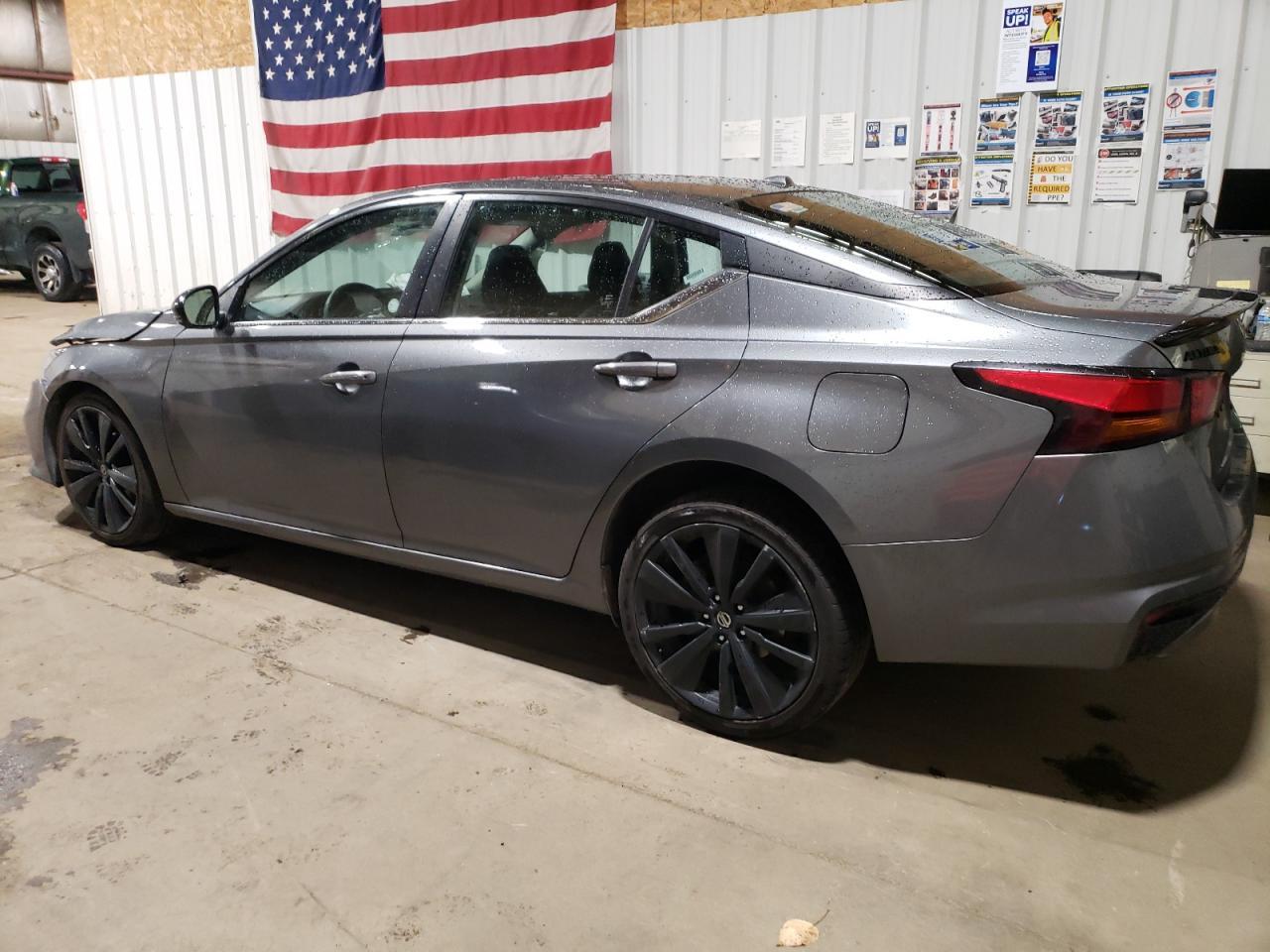 2022 Nissan Altima Sr - Image 2