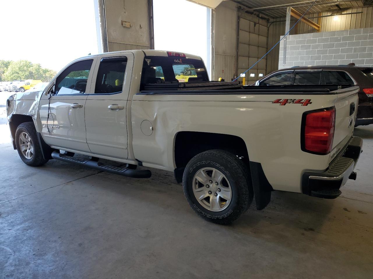 2018 Chevrolet Silverado K1500 Lt - Image 2