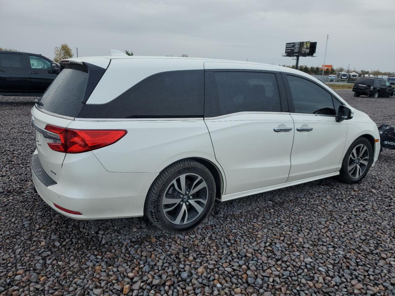 2019 Honda Odyssey Elite - Image 3