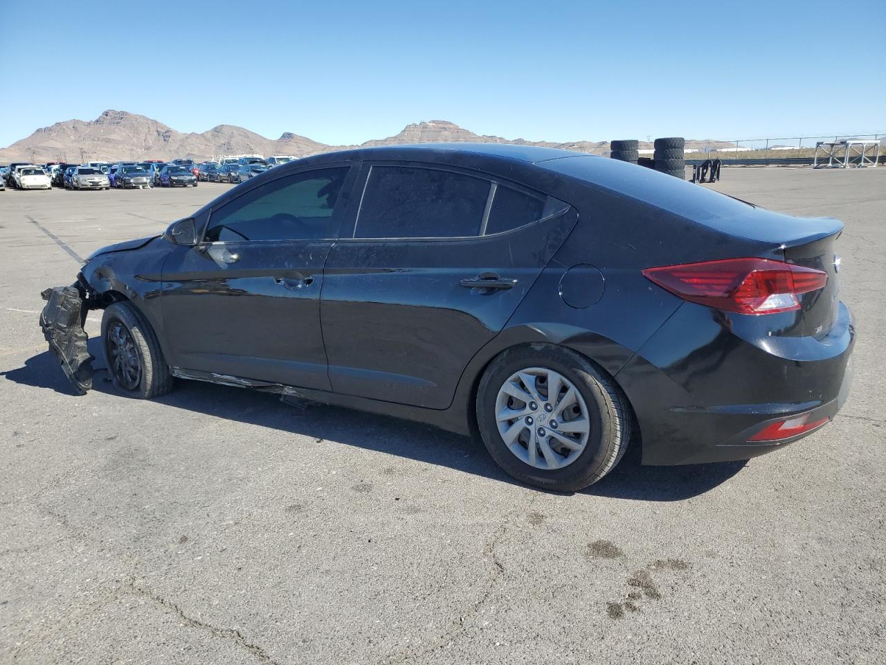 2019 Hyundai Elantra Se - Image 2