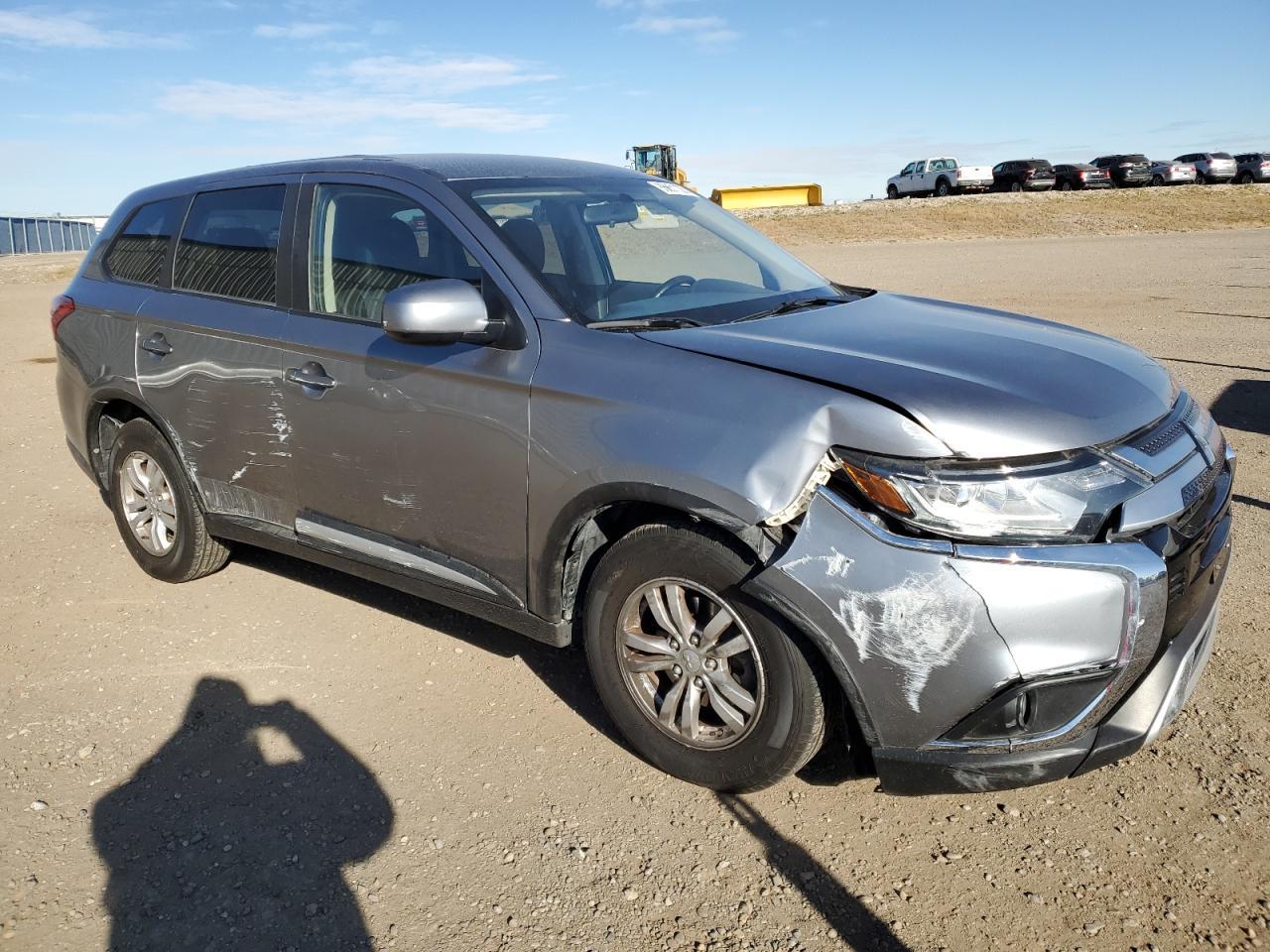 2020 Mitsubishi Outlander Es - Фото 4