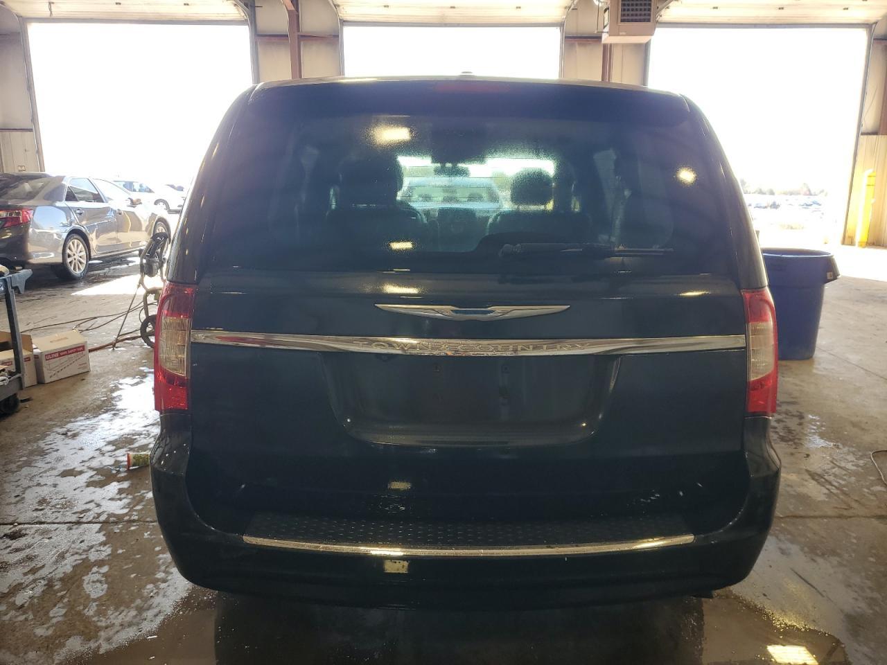 2015 Chrysler Town & Country Touring - Фото 6