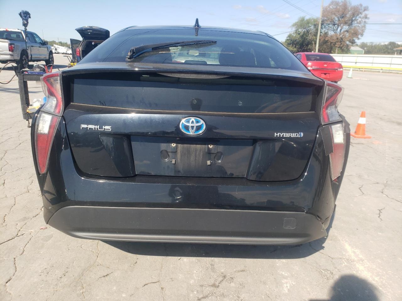 2016 Toyota Prius - Image 6