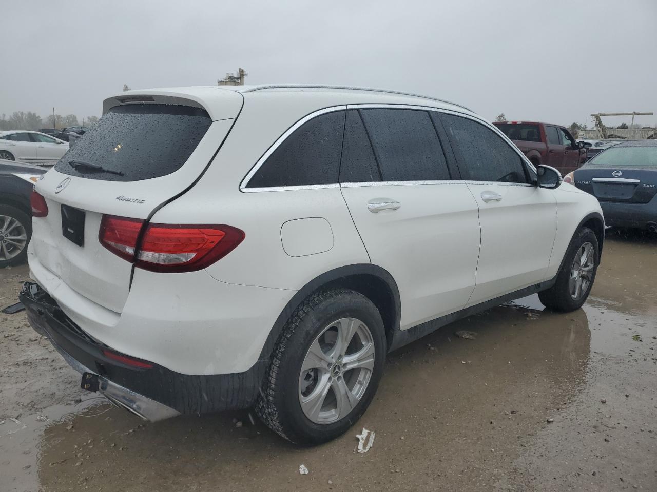 2017 Mercedes-Benz Glc 300 4Matic - Image 3