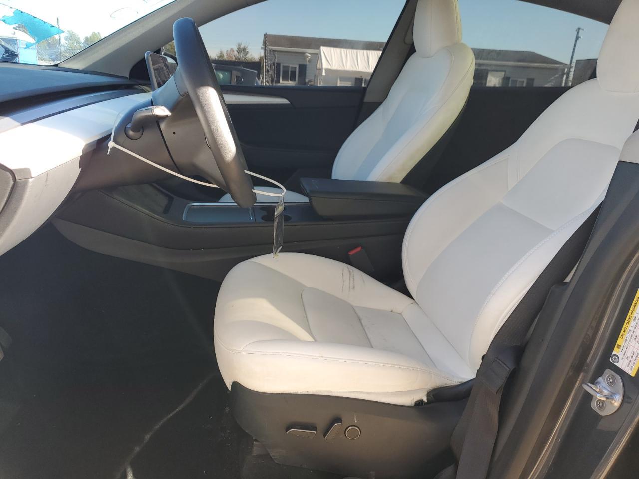 2023 Tesla Model Y - Image 7