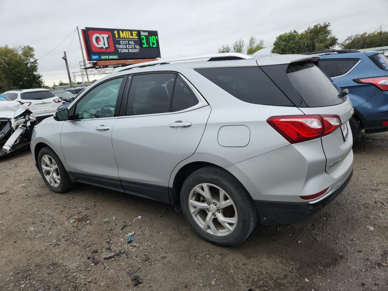2018 Chevrolet Equinox Premier - Фото 2