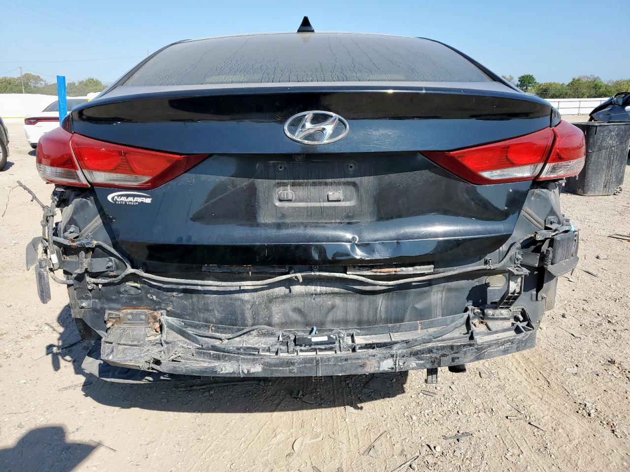 2018 Hyundai Elantra - Image 6