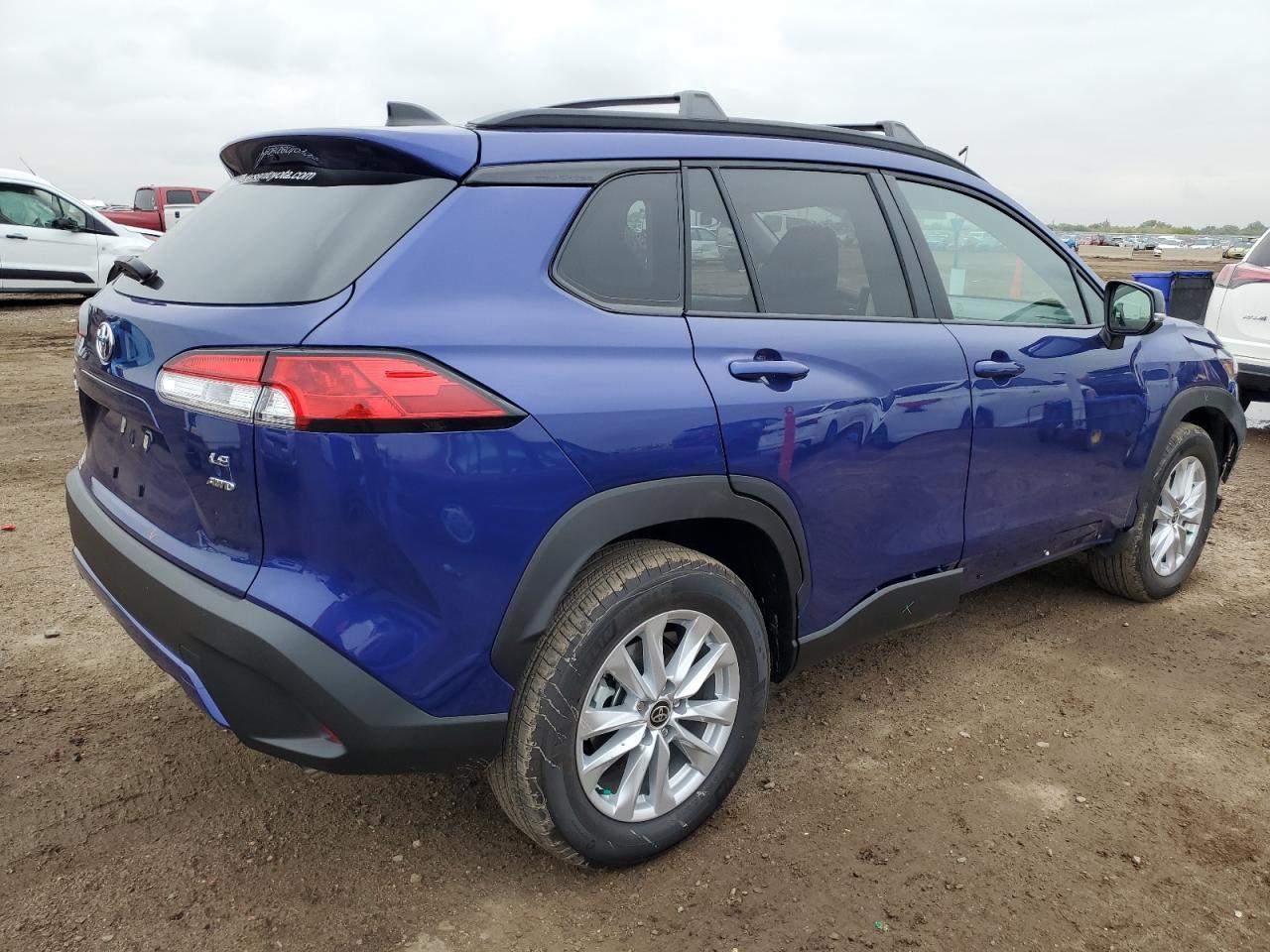 2025 Toyota Corolla Cross Le - Фото 3