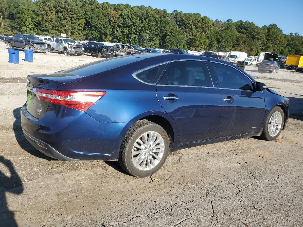 2013 Toyota Avalon Hybrid - Image 3