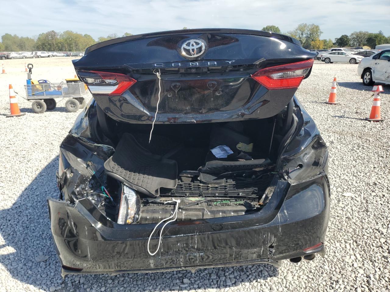 2021 Toyota Camry Se - Image 6