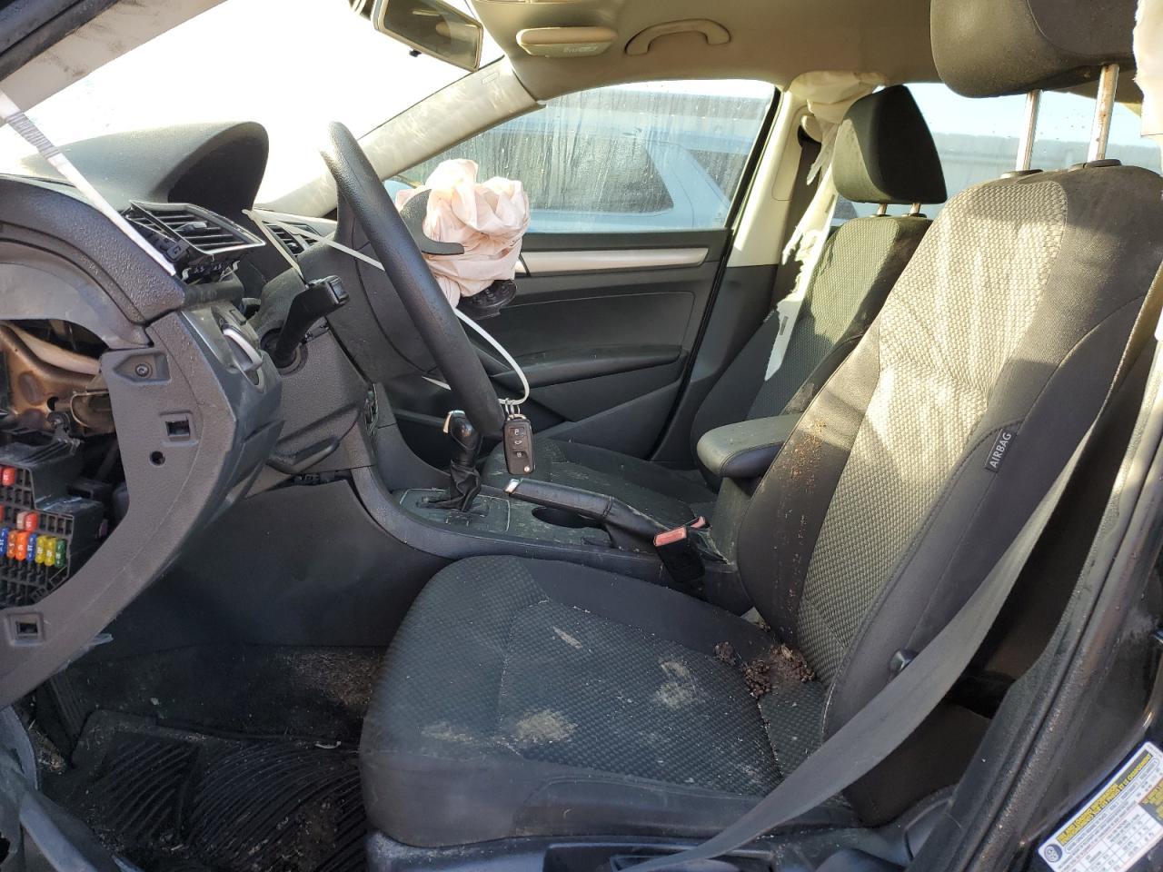 2014 Volkswagen Passat S - Image 7