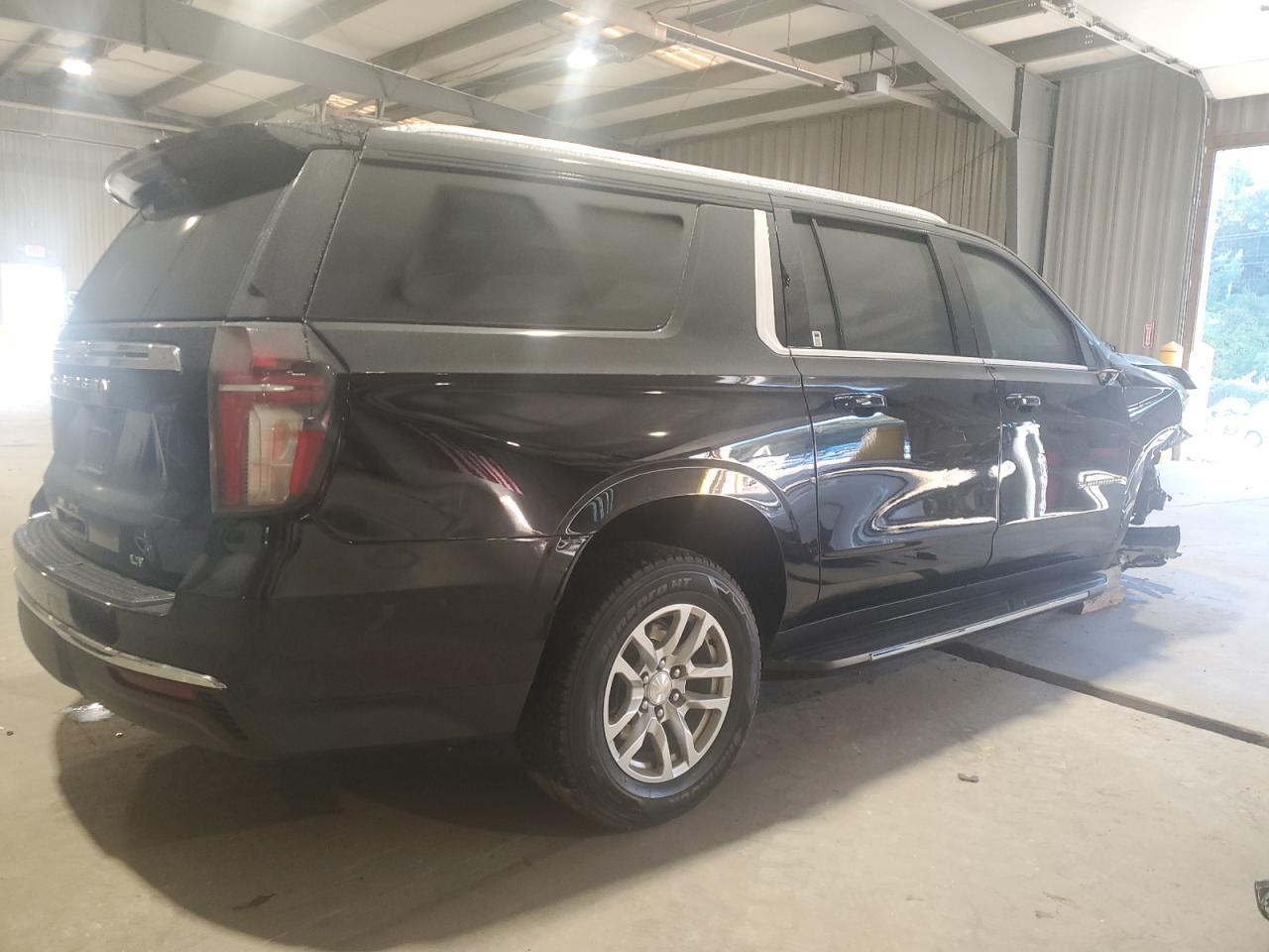 2023 Chevrolet Suburban K1500 Lt - Image 3