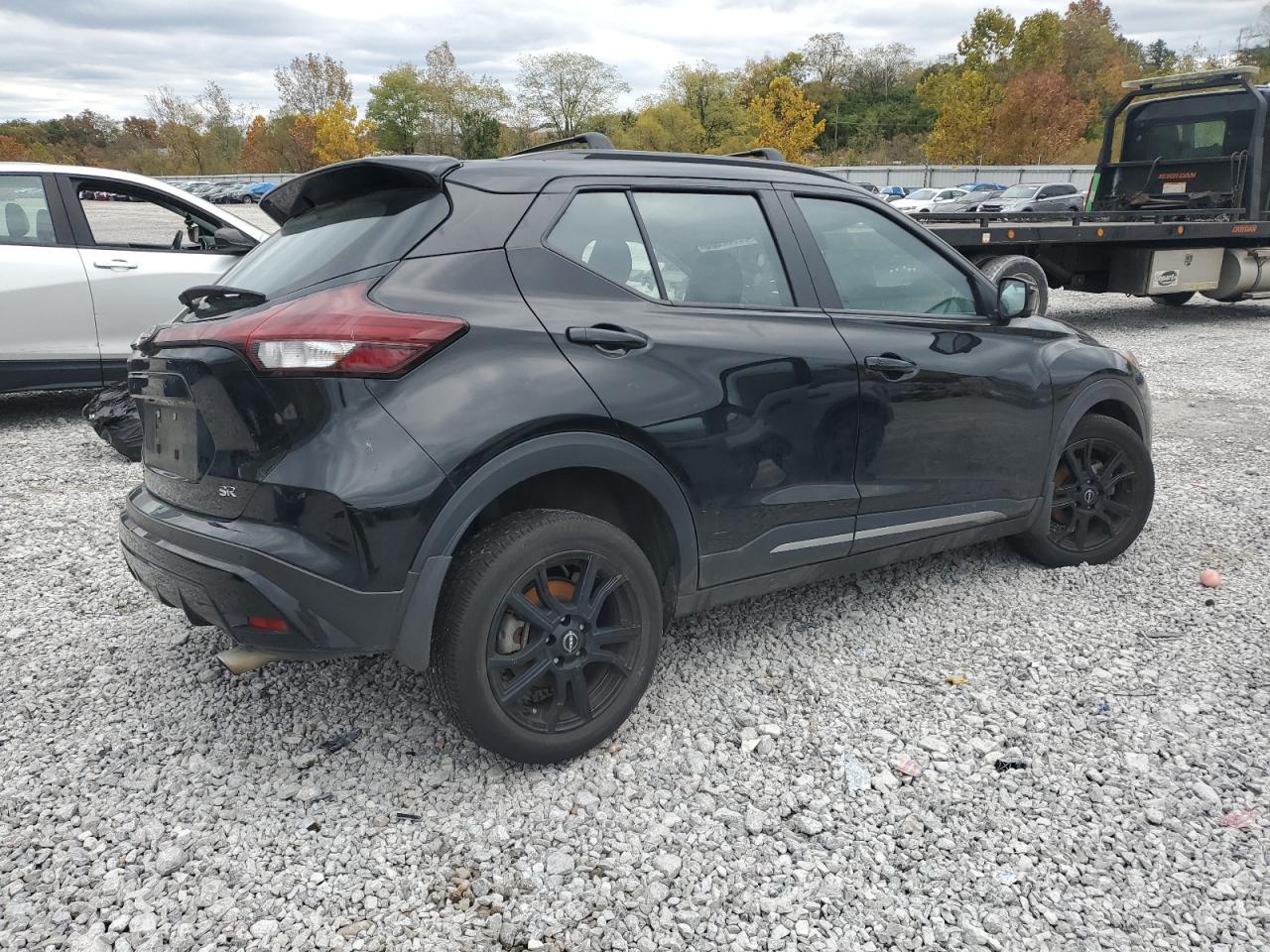 2024 Nissan Kicks Sr - Image 3