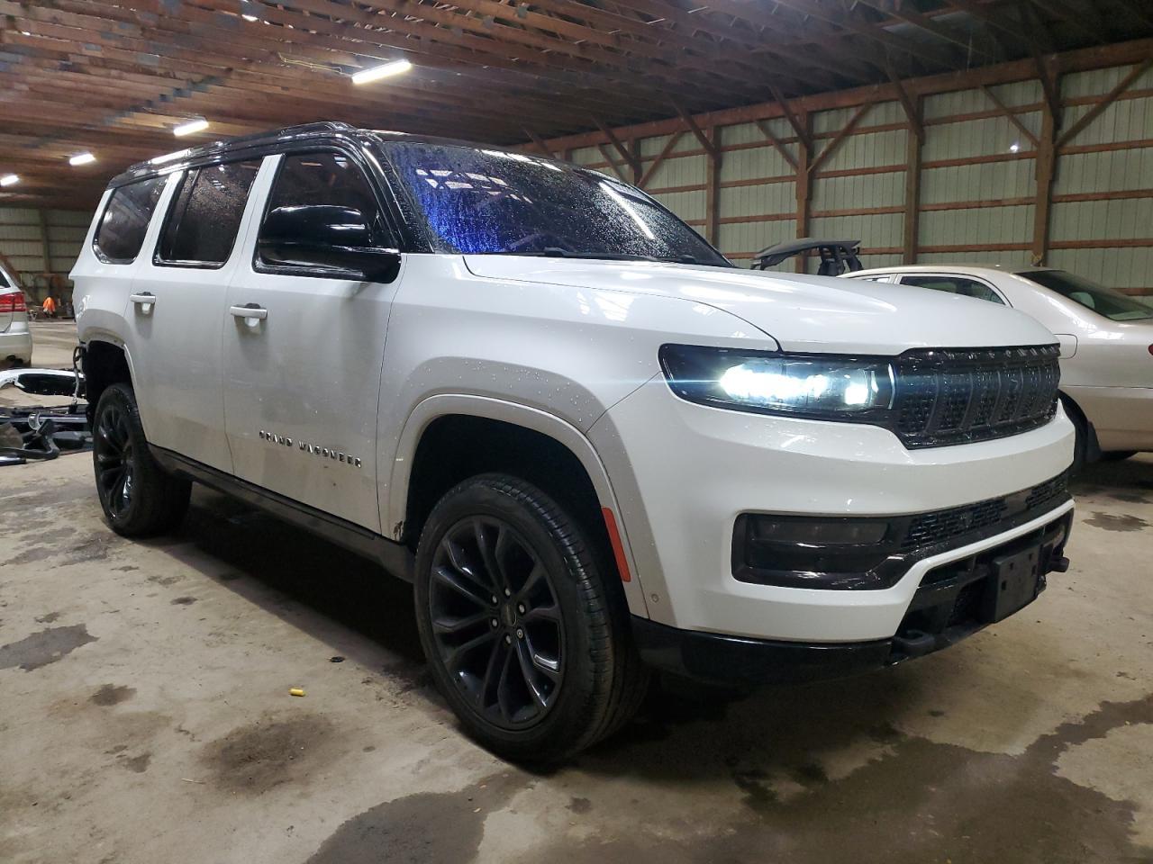 2023 Jeep Grand Wagoneer Series Ii - Image 4