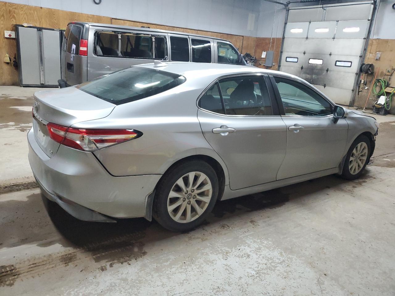 2020 Toyota Camry Le - Image 3